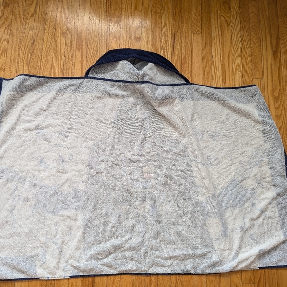 Potterybarn kids Star Wars Darth vade hooded towel - Picture 3 of 4